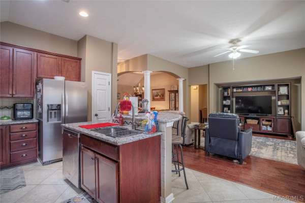 3712 Claiborne Circle