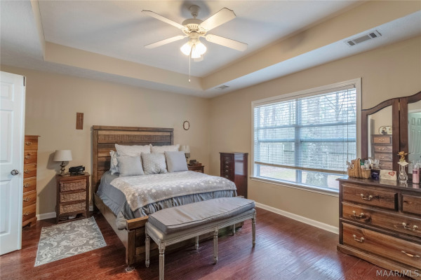 3712 Claiborne Circle