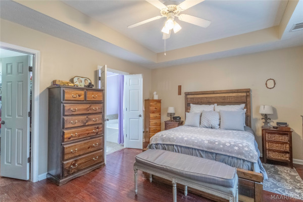 3712 Claiborne Circle