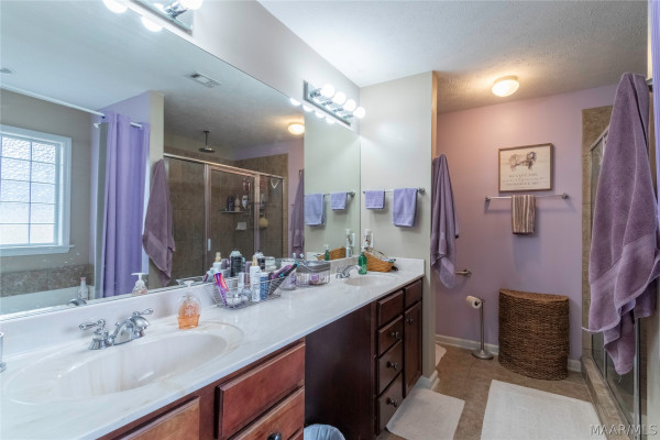 3712 Claiborne Circle