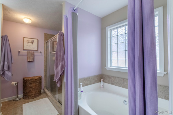 3712 Claiborne Circle