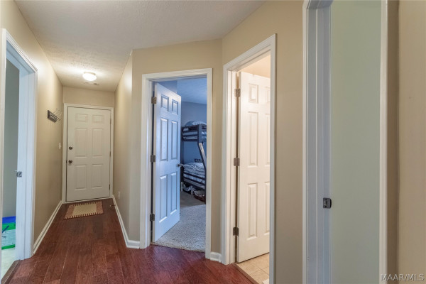 3712 Claiborne Circle