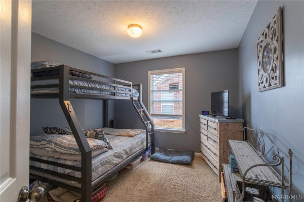 3712 Claiborne Circle