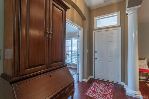 3712 Claiborne Circle