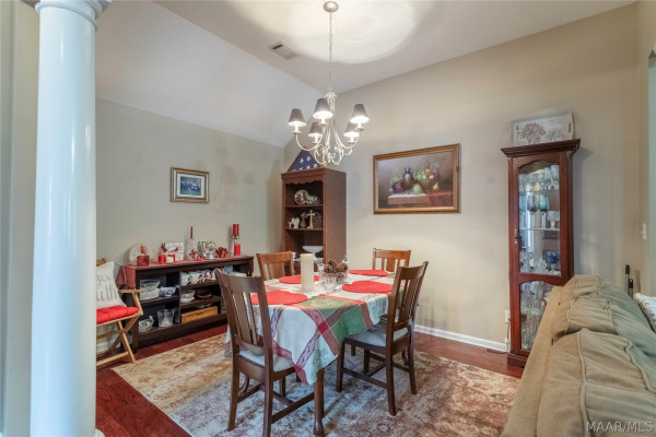 3712 Claiborne Circle