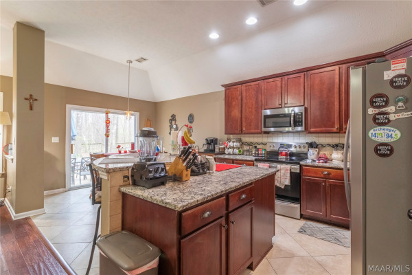 3712 Claiborne Circle