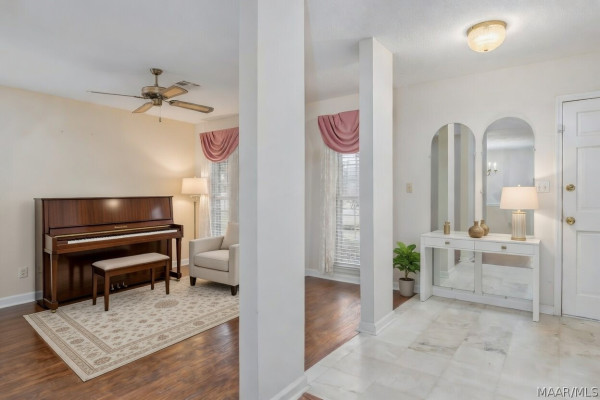 407 E Rutgers Loop