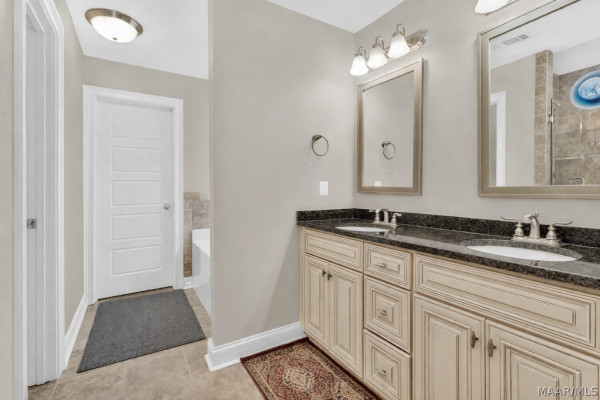 8240 Ryan Ridge Loop