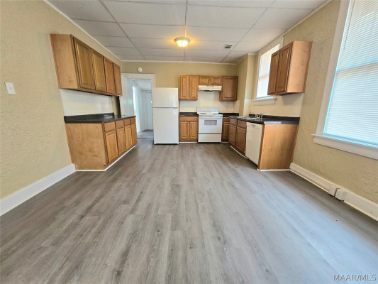 404 CAPITOL Parkway