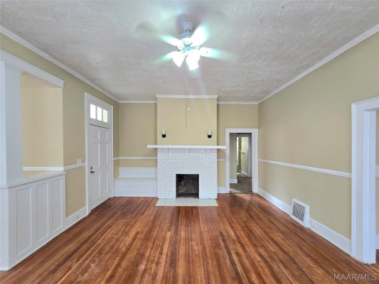 122 S CAPITOL Parkway