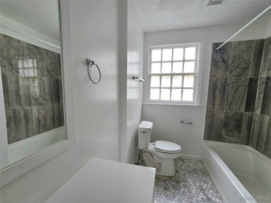 2040 MCKINLEY Avenue