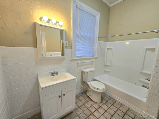 690 PONCE DE LEON Avenue