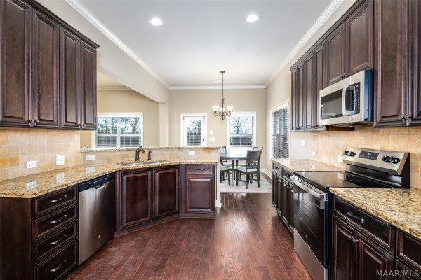 3712 WESTON Place