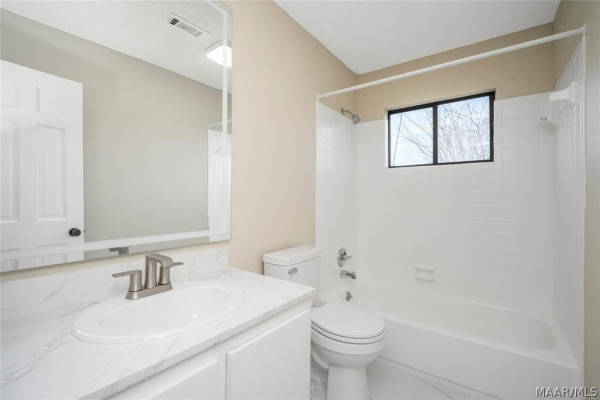 7260 ROLLING HILLS Boulevard