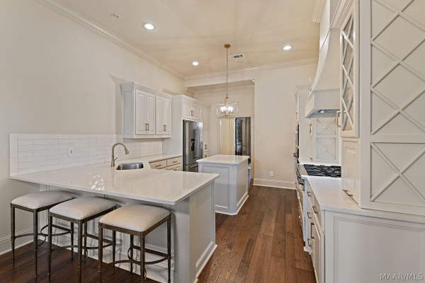 7544 Lakeridge Drive