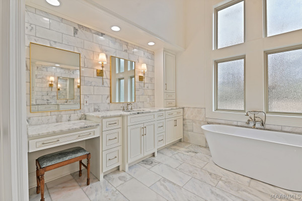 7544 Lakeridge Drive