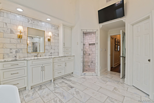 7544 Lakeridge Drive