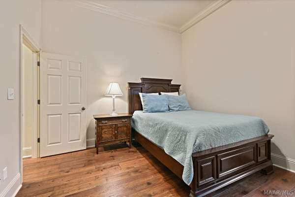 7544 Lakeridge Drive