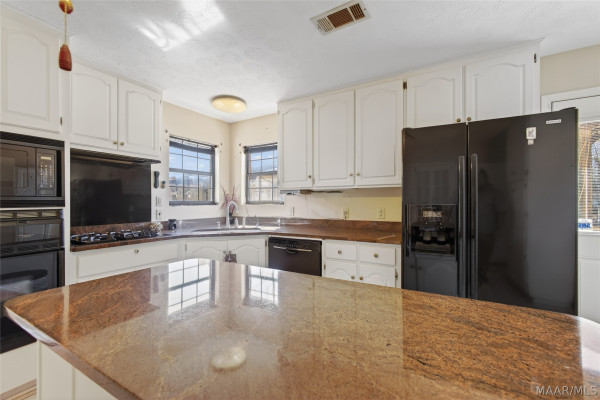 822 County Road 1 . S