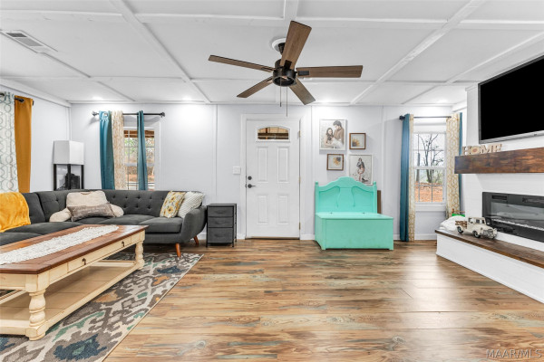 1703 County Road 39 .