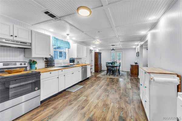 1703 County Road 39 .