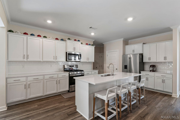 1716 Windsor Hill Lane