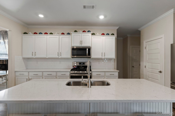 1716 Windsor Hill Lane