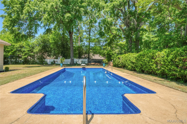 447 Arrowhead Drive