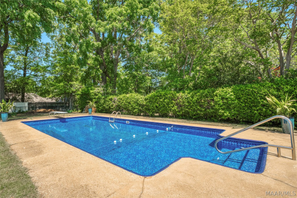 447 Arrowhead Drive