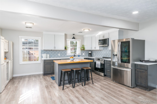 3890 Beardsley Drive