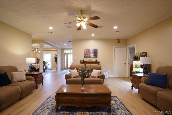 705 YELLOWSTONE Drive