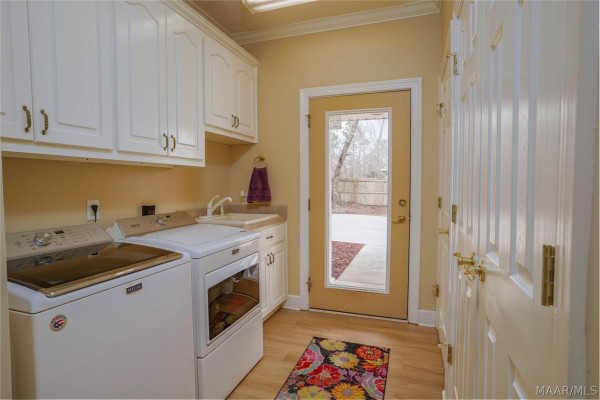 705 YELLOWSTONE Drive