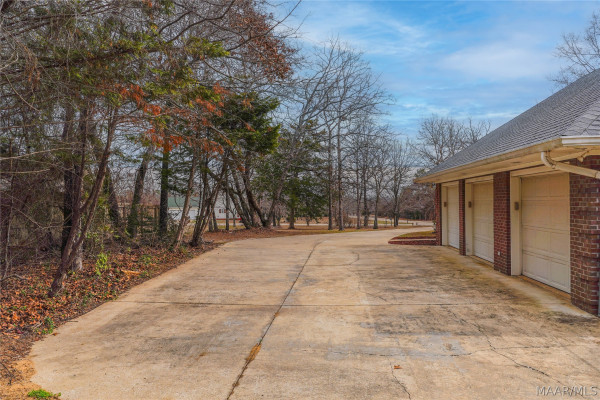 705 YELLOWSTONE Drive