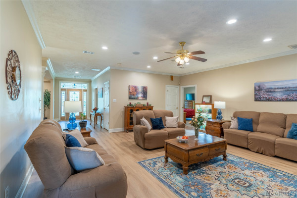 705 YELLOWSTONE Drive
