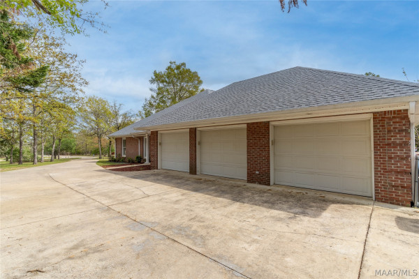705 YELLOWSTONE Drive