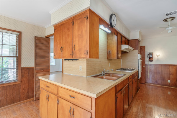 3706 Princess Ann Street