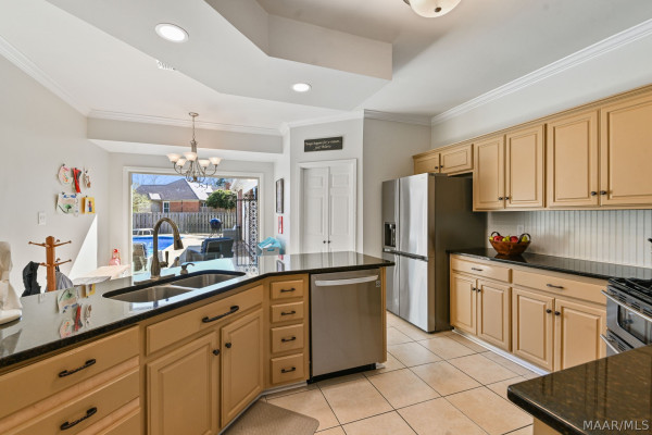 9430 HUNTINGDON Court