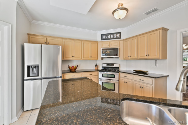 9430 HUNTINGDON Court