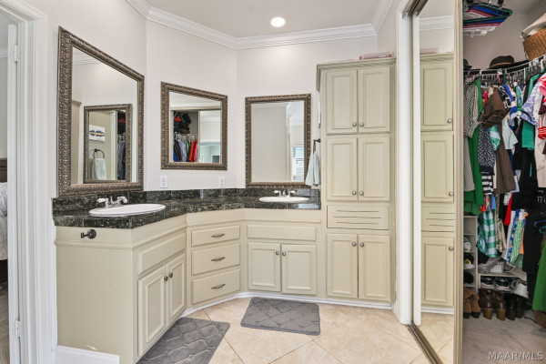 9430 HUNTINGDON Court