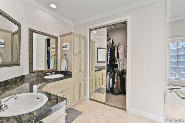 9430 HUNTINGDON Court