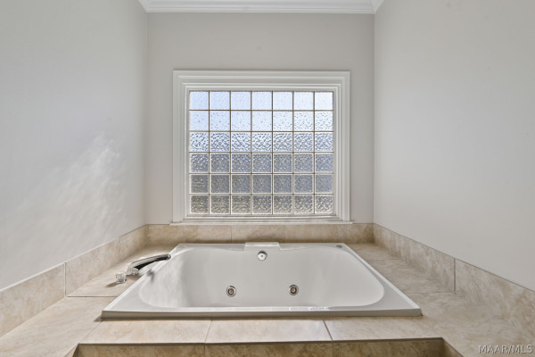 9430 HUNTINGDON Court