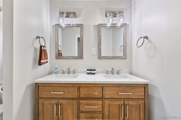 9430 HUNTINGDON Court