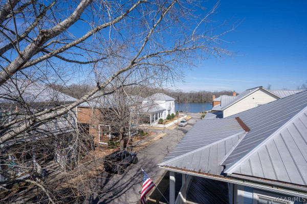 84 BRIGHT SPOT Street