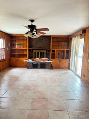 2721 S Colonial Drive