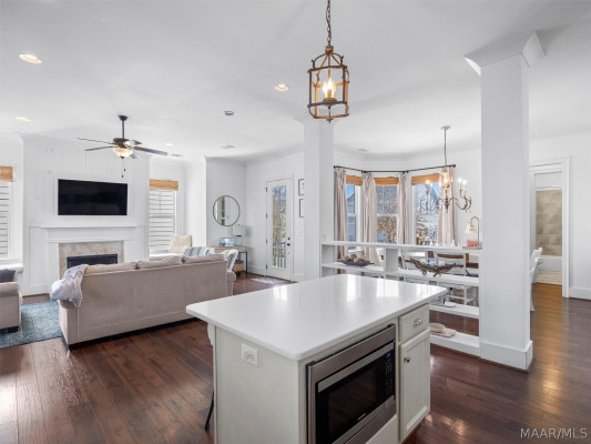 87 Double Oak Avenue