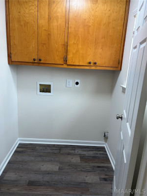 140 LAUREL HILL Drive