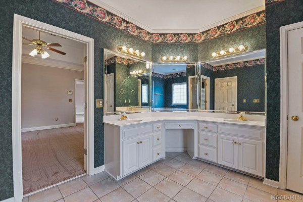 9105 GREEN CHASE Drive