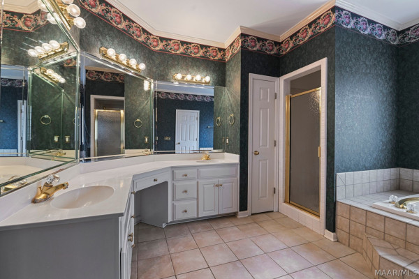 9105 GREEN CHASE Drive