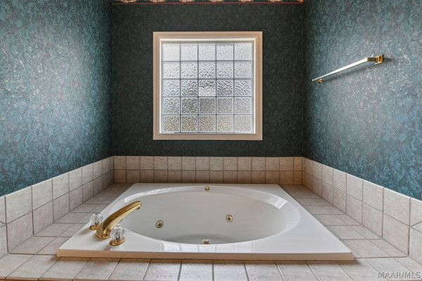 9105 GREEN CHASE Drive