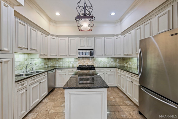 7048 Mid Pines